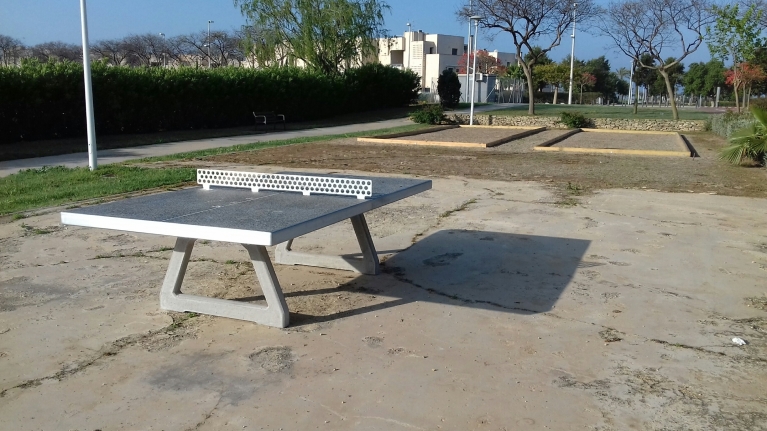 Instaladas 2 pistas de petanca y 2 mesas de Ping-Pong en Costa Ballena Chipiona